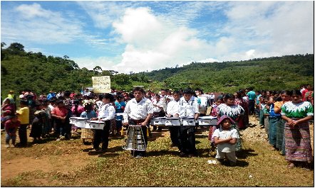 Actividad inaugural con la participación comunitaria de estudiantes. Santa Clara, Chajul Quiche